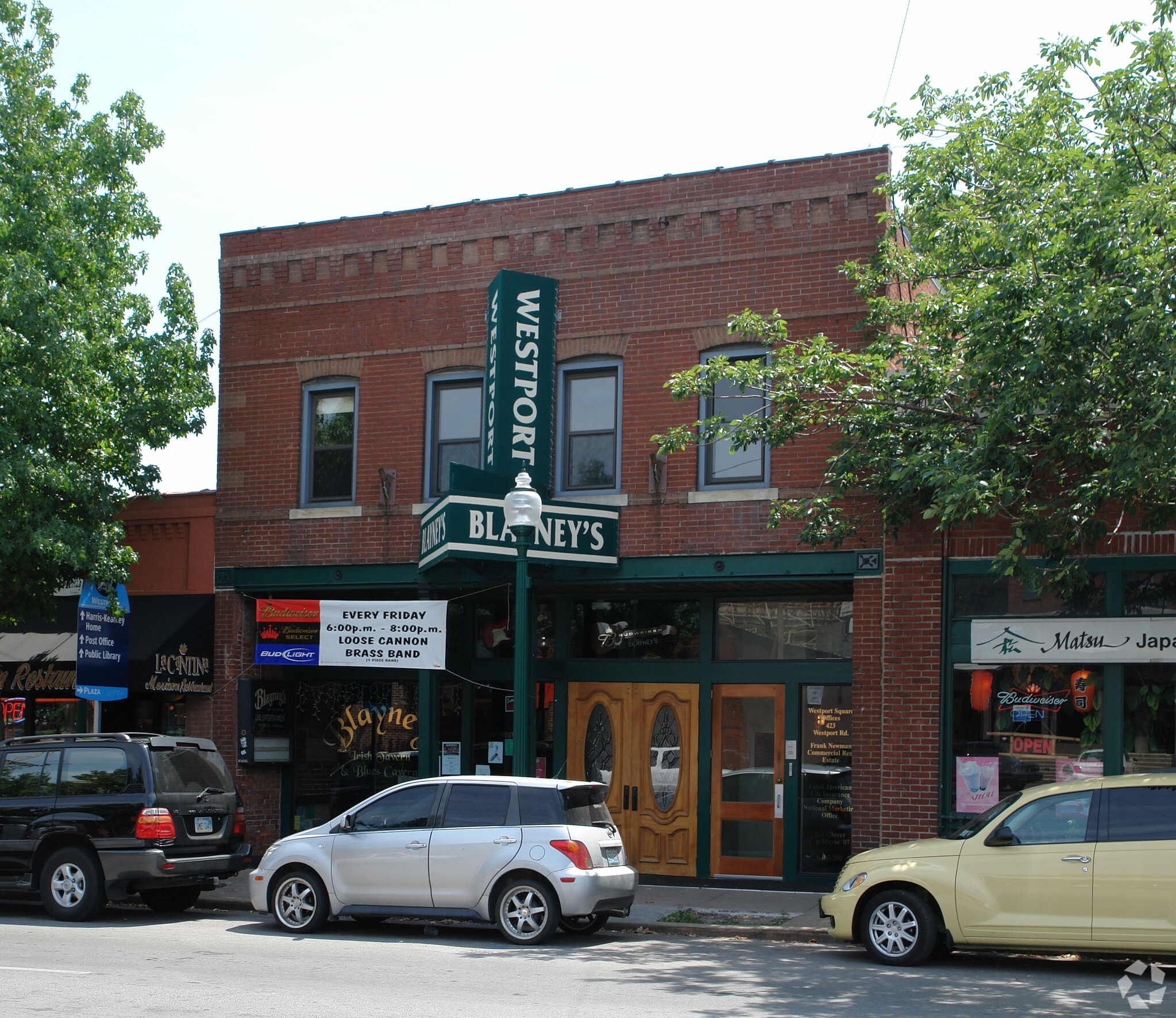 423-427 Westport Rd, Kansas City, MO for lease Primary Photo- Image 1 of 3