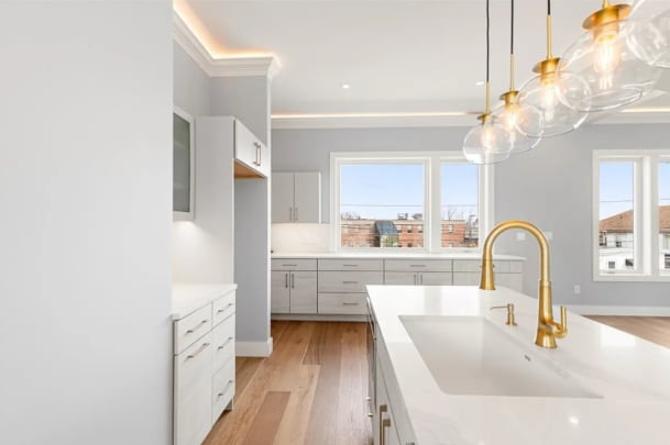 308 Newton St, Waltham, MA for sale - Interior Photo - Image 3 of 36