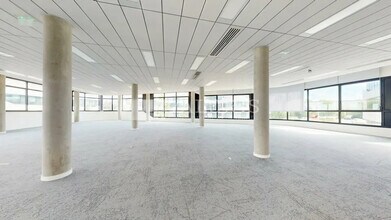 Bureau dans Champagne-au-Mont-d'Or à louer Photo du bâtiment- Image 2 de 6