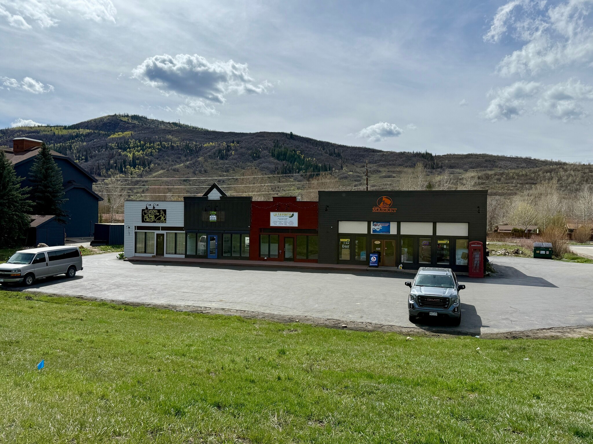 675 S Lincoln Ave, Steamboat Springs, CO à louer Photo du bâtiment- Image 1 de 13