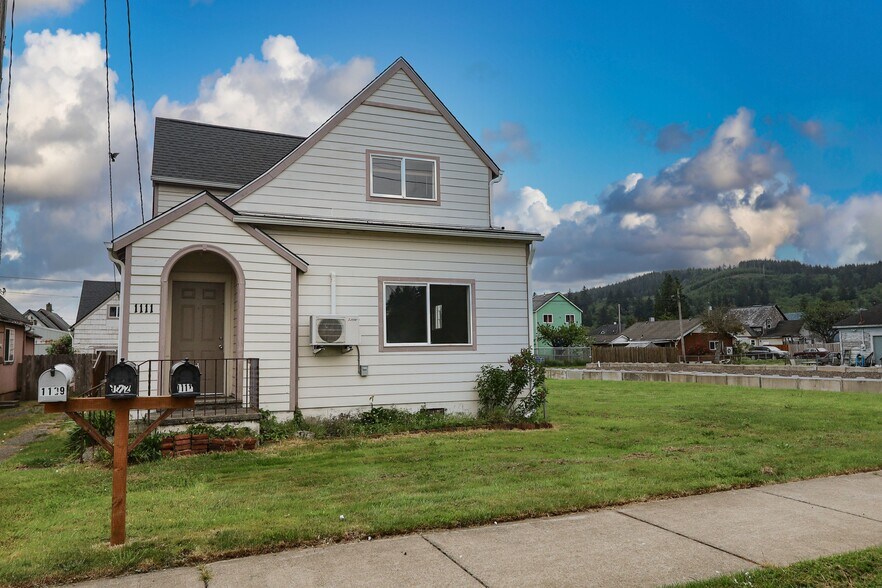 1111 Chenault Ave, Hoquiam, WA à vendre - Photo du bâtiment - Image 2 de 23