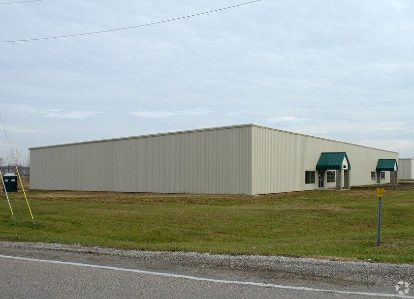 2112 Jim Neu Dr, Plymouth, IN à louer - Photo principale - Image 1 de 3