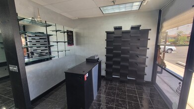 15610-15620 N 35th Ave, Phoenix, AZ for lease Interior Photo- Image 2 of 10