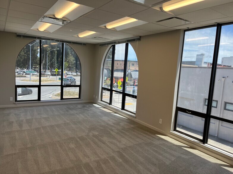 345 Lorton Ave, Burlingame, CA à louer - Photo du bâtiment - Image 3 de 4