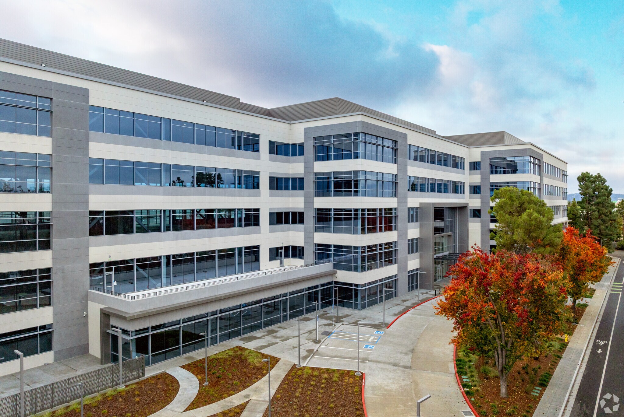 1350 Adams Ct, Menlo Park, CA for lease Building Photo- Image 1 of 11