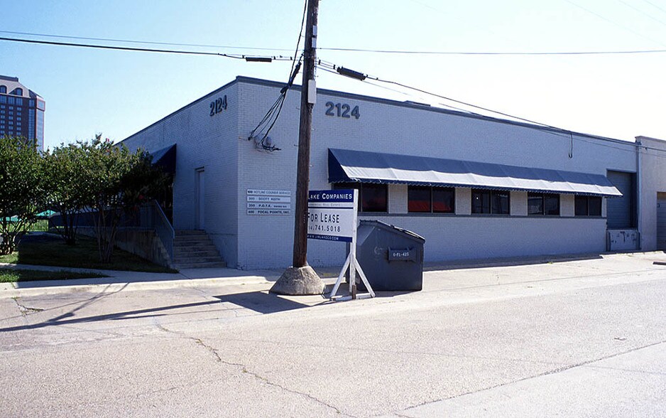 2124 Farrington St, Dallas, TX for lease - Building Photo - Image 2 of 4