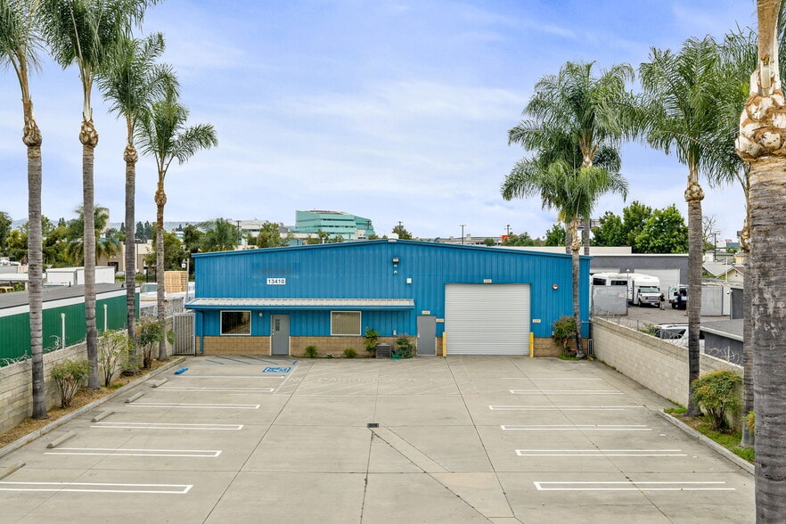 13410 Waco St, Baldwin Park, CA for lease - Building Photo - Image 2 of 61