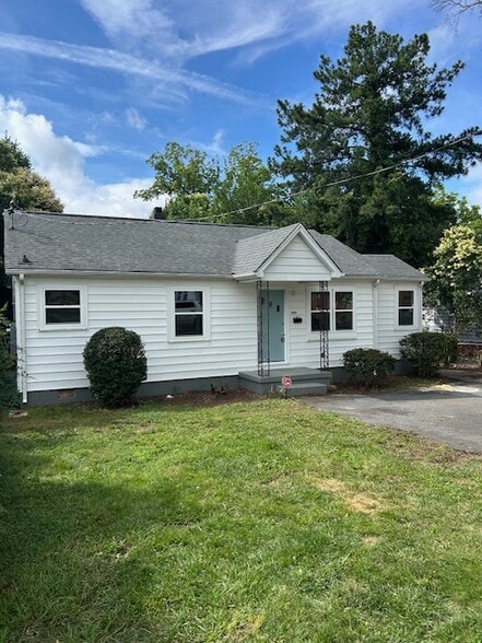 2820 The Plaza, Charlotte, NC for lease - Building Photo - Image 2 of 6