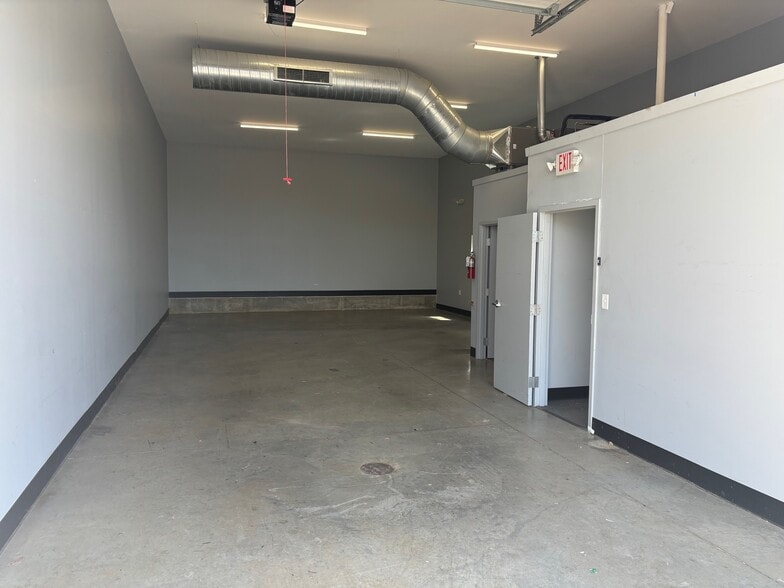 1035 Parkway Dr, Spring Hill, TN for lease - Building Photo - Image 3 of 4