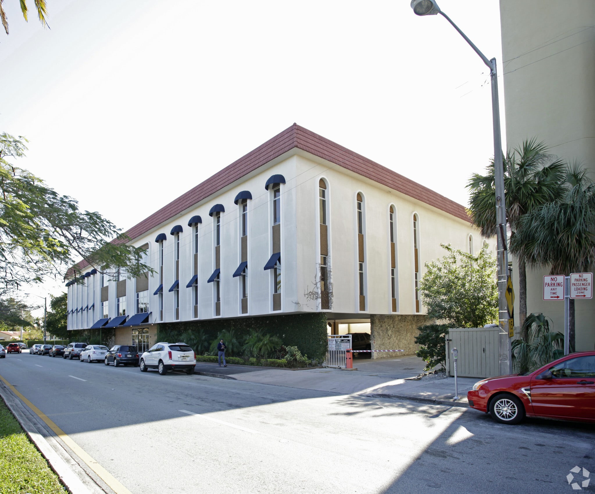 717 Ponce de Leon Blvd, Coral Gables, FL for sale Primary Photo- Image 1 of 11