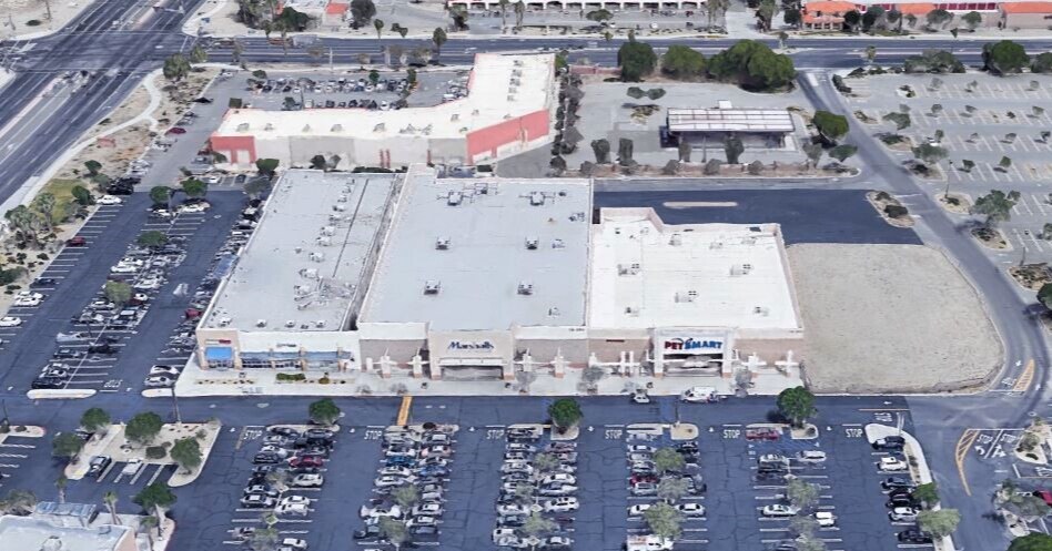 79395 Highway 111, La Quinta, CA à vendre - Photo du bâtiment - Image 2 de 4