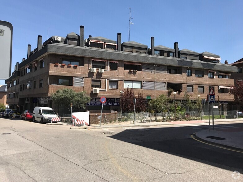 Calle Andrés Segovia, 1, Las Rozas de Madrid, Madrid for lease - Building Photo - Image 2 of 2