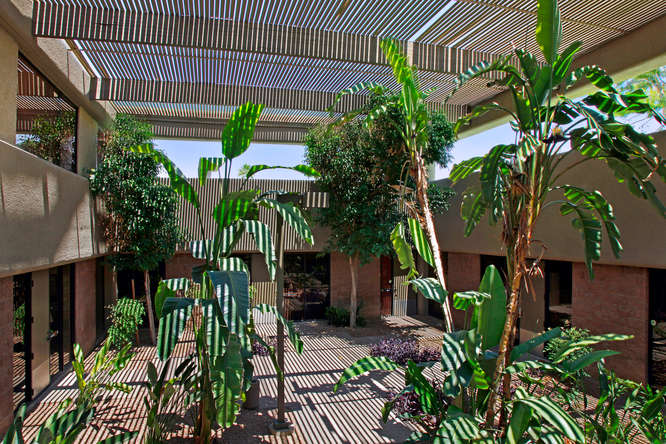 3420 E Shea Blvd, Phoenix, AZ à louer - Photo du bâtiment - Image 2 de 5