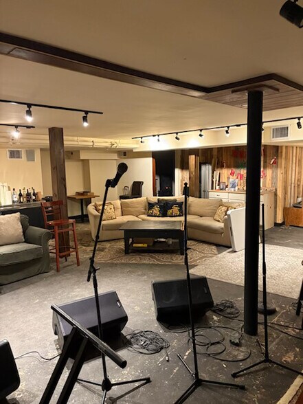 22-28 S Main St, Doylestown, PA à louer - Photo du bâtiment - Image 2 de 7