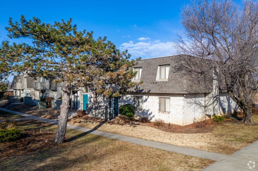 3730 SW Plaza Dr, Topeka, KS à vendre - Photo du bâtiment - Image 3 de 19