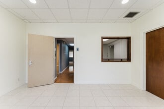 6758 N Military Trl, West Palm Beach, FL for lease Interior Photo- Image 1 of 12