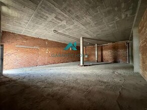 Retail in Granada, Granada for lease Interior Photo- Image 2 of 5