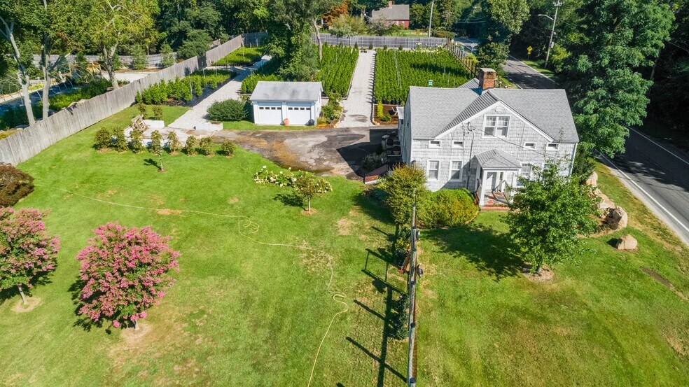 185-191 N Country Rd, Mount Sinai, NY à vendre - Photo du bâtiment - Image 3 de 46