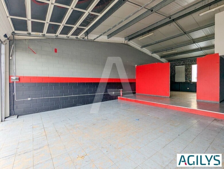 65 Route D'Orleans, Linas for lease - Interior Photo - Image 3 of 10