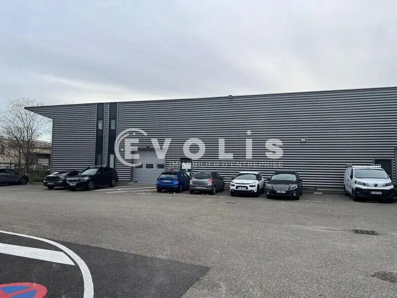 2 Rue Roger Planchon, Vénissieux à vendre - Photo du bâtiment - Image 3 de 14