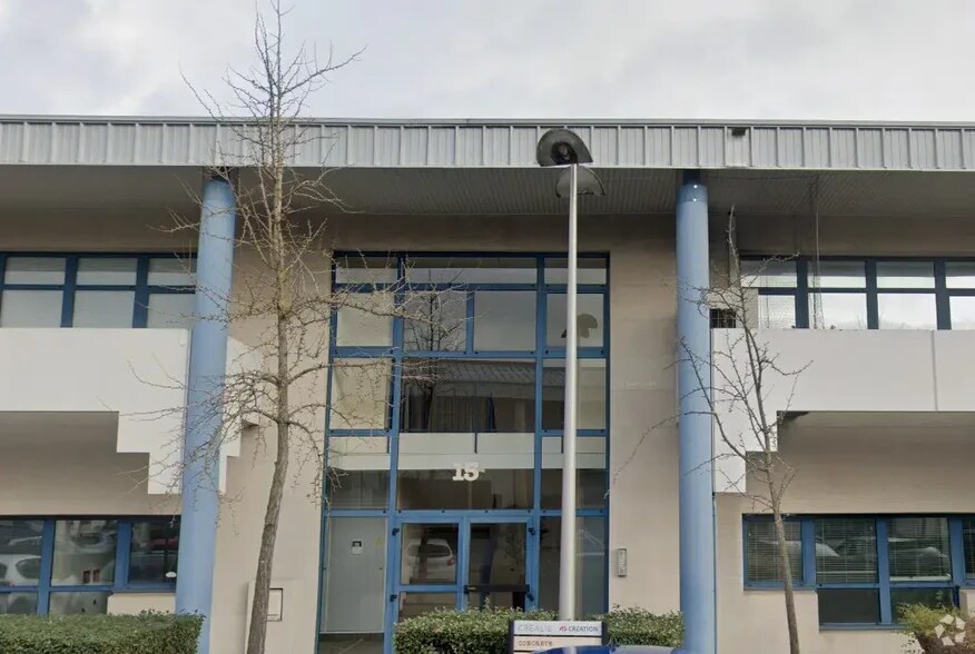 Bureau dans Bron à louer - Photo du bâtiment - Image 2 de 3