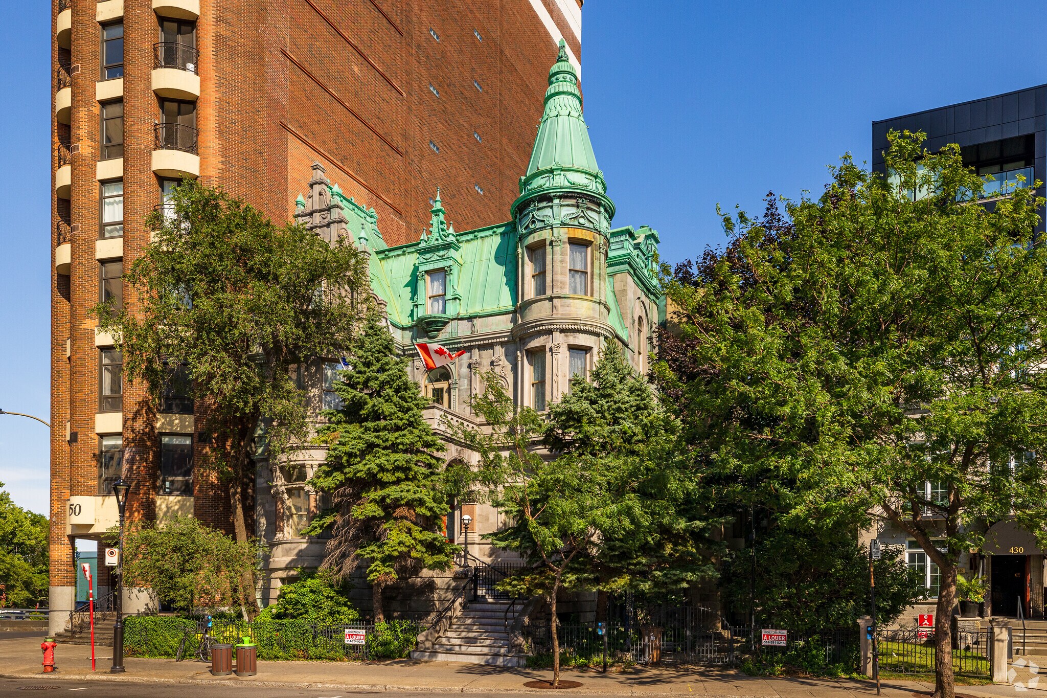 434-438 Rue Sherbrooke E, Montréal, QC à vendre Photo du bâtiment- Image 1 de 1