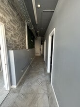 7126 N Ridge Blvd, Chicago, IL for lease Interior Photo- Image 2 of 16