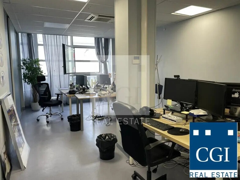 Office in Grenoble for lease - Building Photo - Image 2 of 8