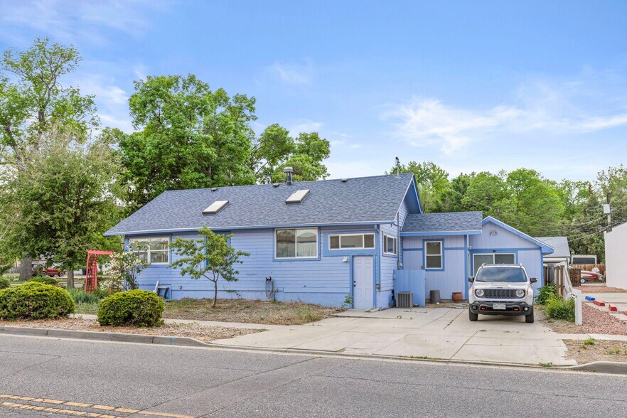702 10th Ave, Longmont, CO à vendre - Photo du bâtiment - Image 2 de 22