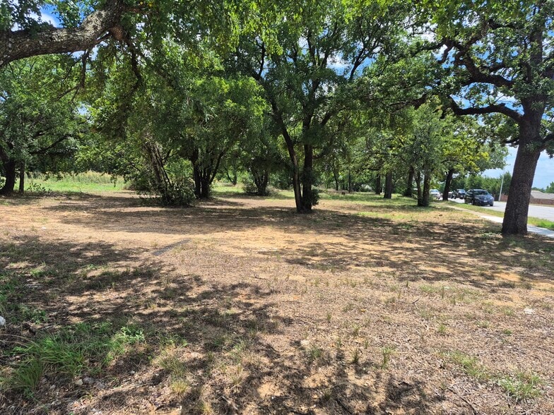 4651-4663 Berry St, Fort Worth, TX for sale - Building Photo - Image 2 of 2