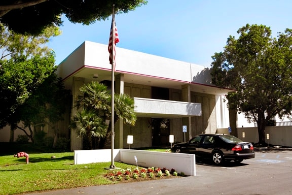 18700 Laurel Park Rd, Rancho Dominguez, CA for lease - Primary Photo - Image 1 of 4