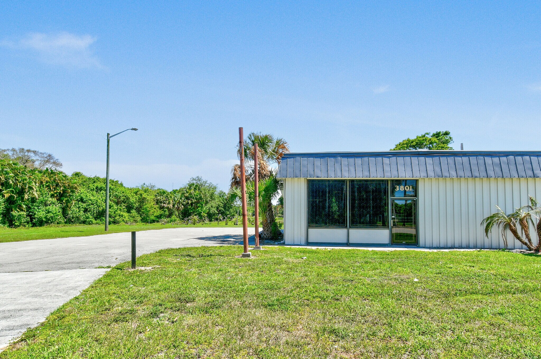 3801 Okeechobee Rd, Fort Pierce, FL for lease Primary Photo- Image 1 of 12