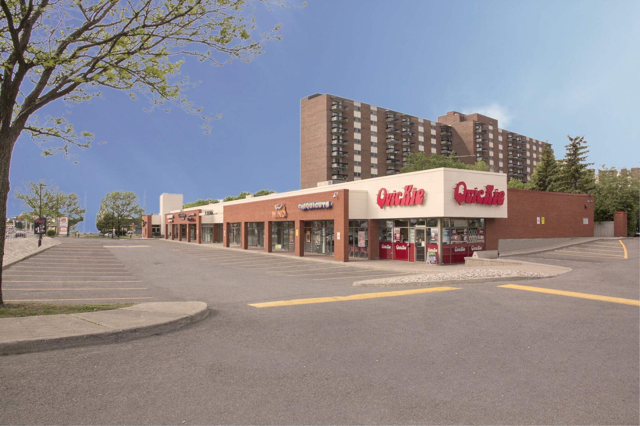 1366 Clyde Ave, Ottawa, ON à vendre Photo principale- Image 1 de 1