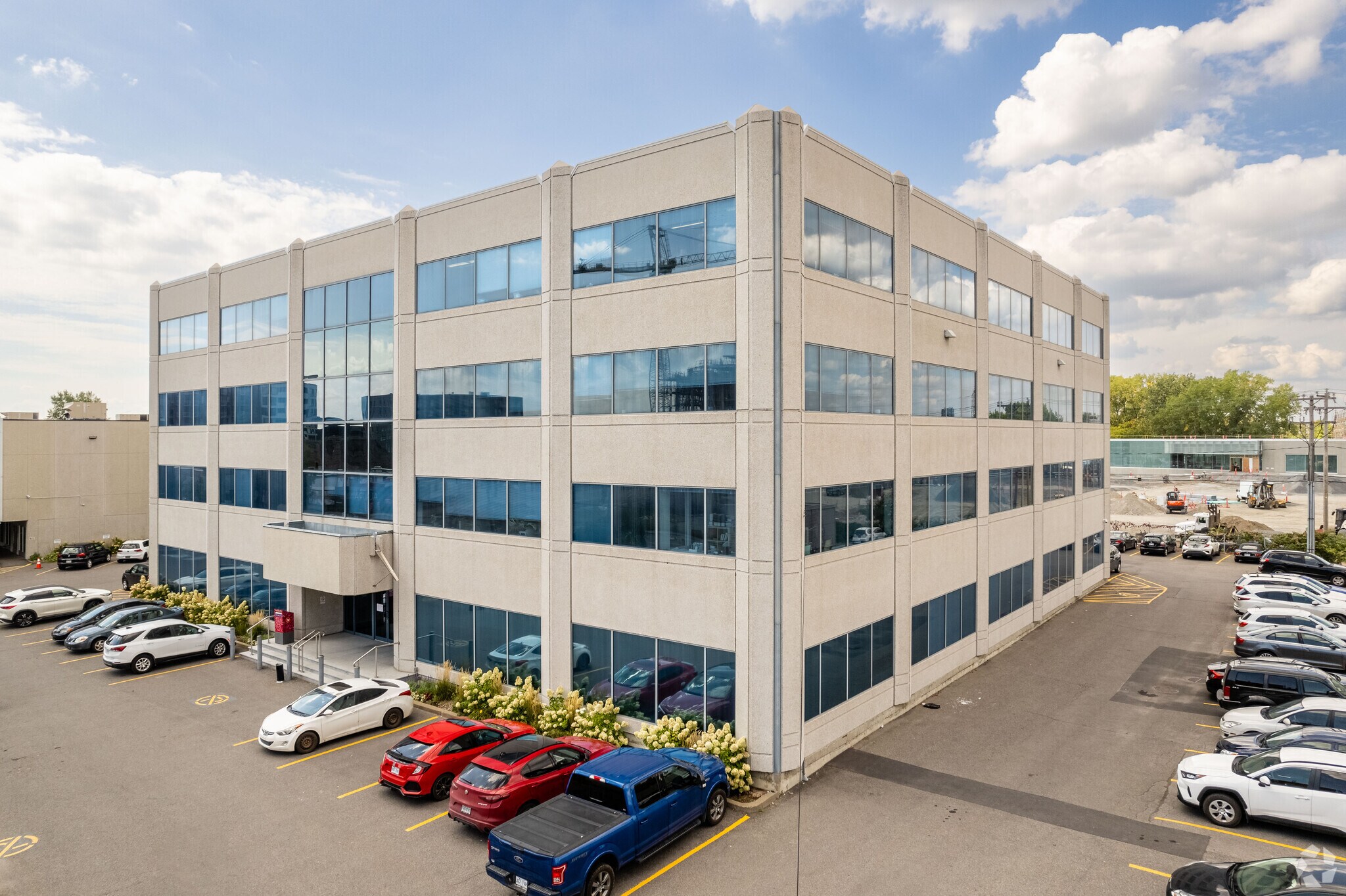 5255 Boul Henri-Bourassa O, Montréal, QC à vendre Photo principale- Image 1 de 1