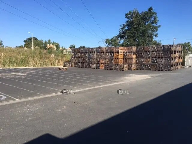 Industrial in Carbon-Blanc for lease - Building Photo - Image 3 of 10