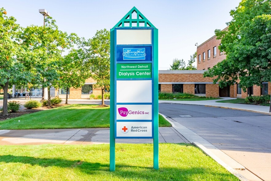 7800 W Outer Dr, Detroit, MI for lease - Building Photo - Image 2 of 14