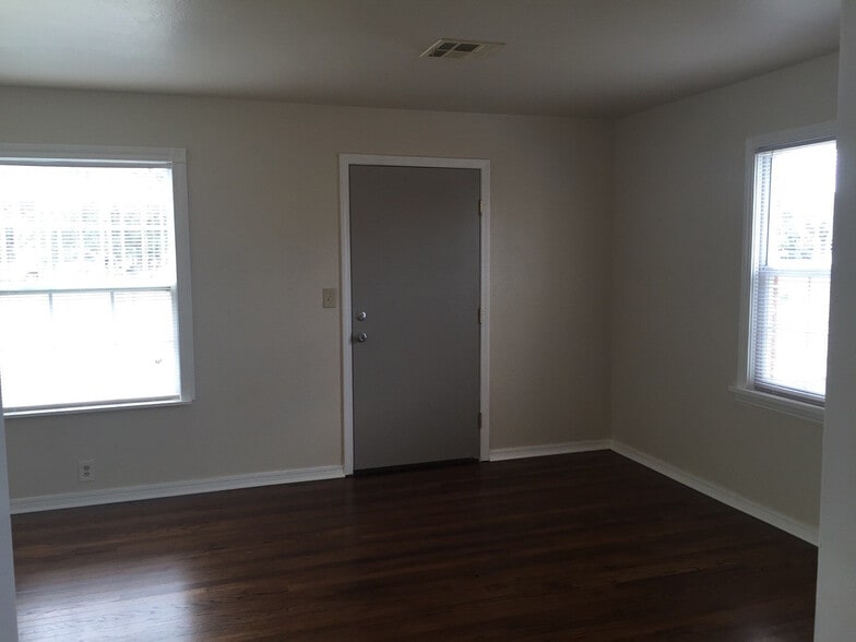 1231 NW 42nd St, Oklahoma City, OK à vendre - Photo du bâtiment - Image 3 de 14