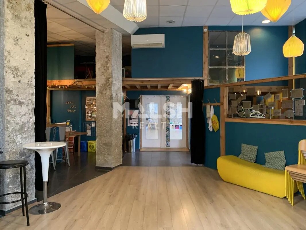 Retail in Lyon for lease Interior Photo- Image 1 of 6