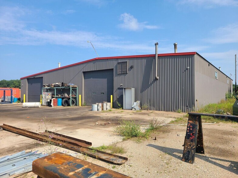 3320 US 31, Manistee, MI à vendre - Photo du bâtiment - Image 2 de 11