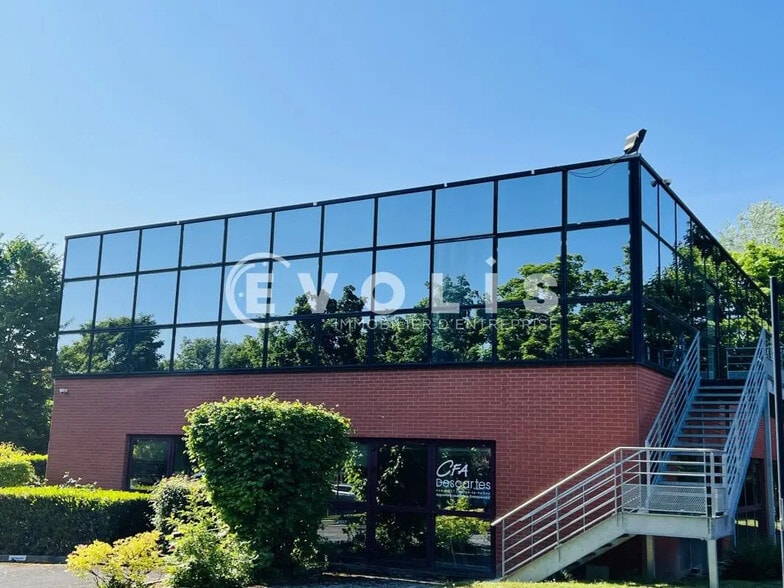 14 Rue Galilée, Champs-sur-Marne for lease - Building Photo - Image 3 of 8