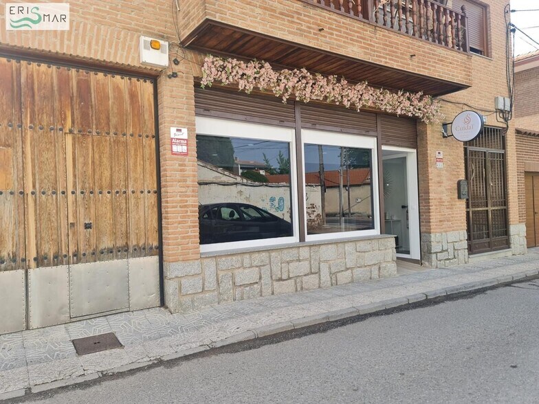 Commerce de détail dans Yuncos, Toledo à louer - Photo du bâtiment - Image 1 de 4