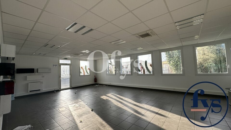 42 Rue De La Mouche, Irigny for lease - Interior Photo - Image 2 of 7