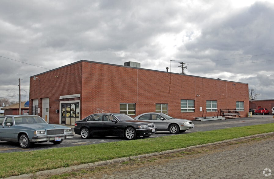 2054 Drill Ave, Dayton, OH for sale - Primary Photo - Image 1 of 4