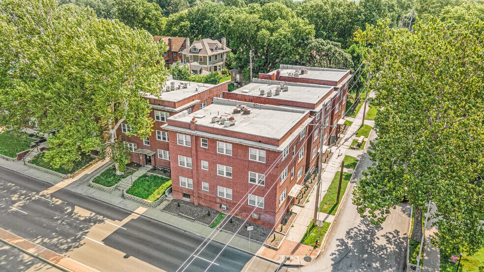 The Madelyn Apartments portefeuille de 4 propriétés à vendre sur LoopNet.ca - Photo du bâtiment - Image 2 de 29