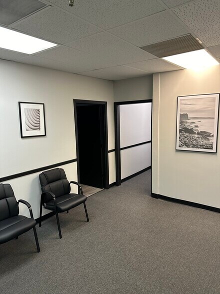 210 N Hammes Ave, Joliet, IL for lease - Building Photo - Image 3 of 4