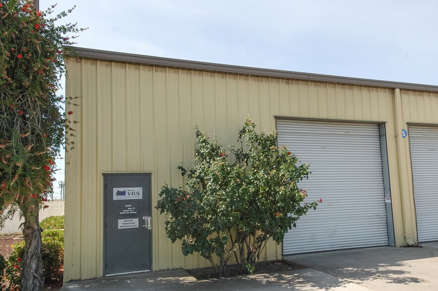 1503 Lone Palm Ave, Modesto, CA à louer - Photo du bâtiment - Image 2 de 8