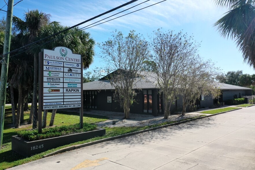 18245 Paulson Dr, Port Charlotte, FL à louer - Photo du bâtiment - Image 2 de 7