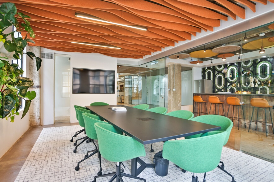 742-748 S Hill St, Los Angeles, CA for lease - Building Photo - Image 2 of 61