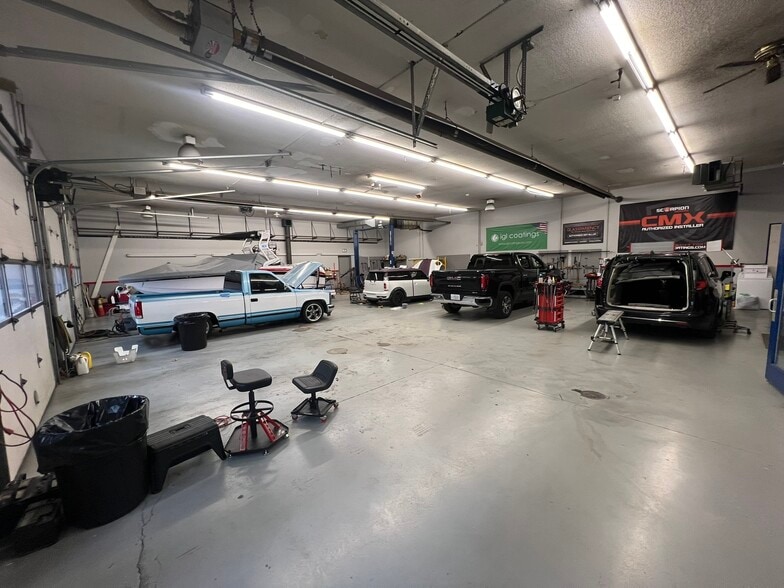 8350 W Washington St, Indianapolis, IN à louer - Photo du bâtiment - Image 2 de 12