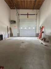 3 Akira Way, Londonderry, NH for lease Interior Photo- Image 2 of 7